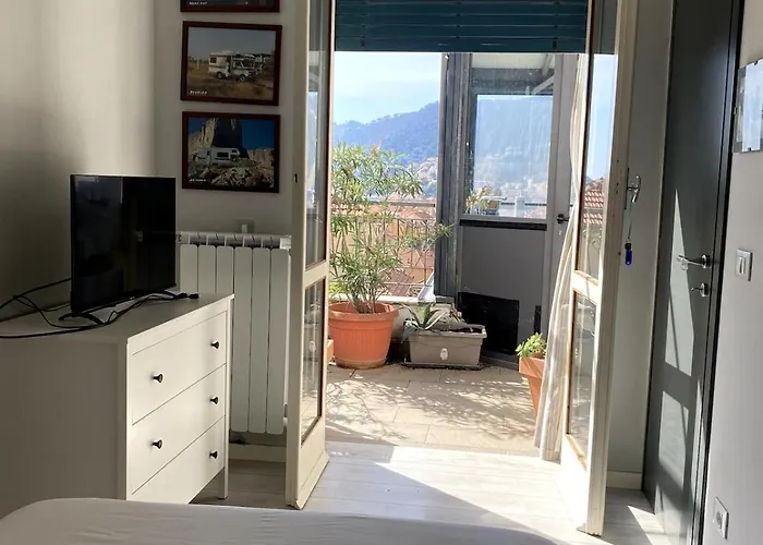 Attic With Sea View And Car Box Lejlighed *